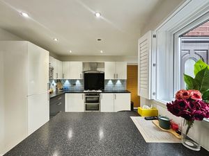 Kitchen- click for photo gallery
